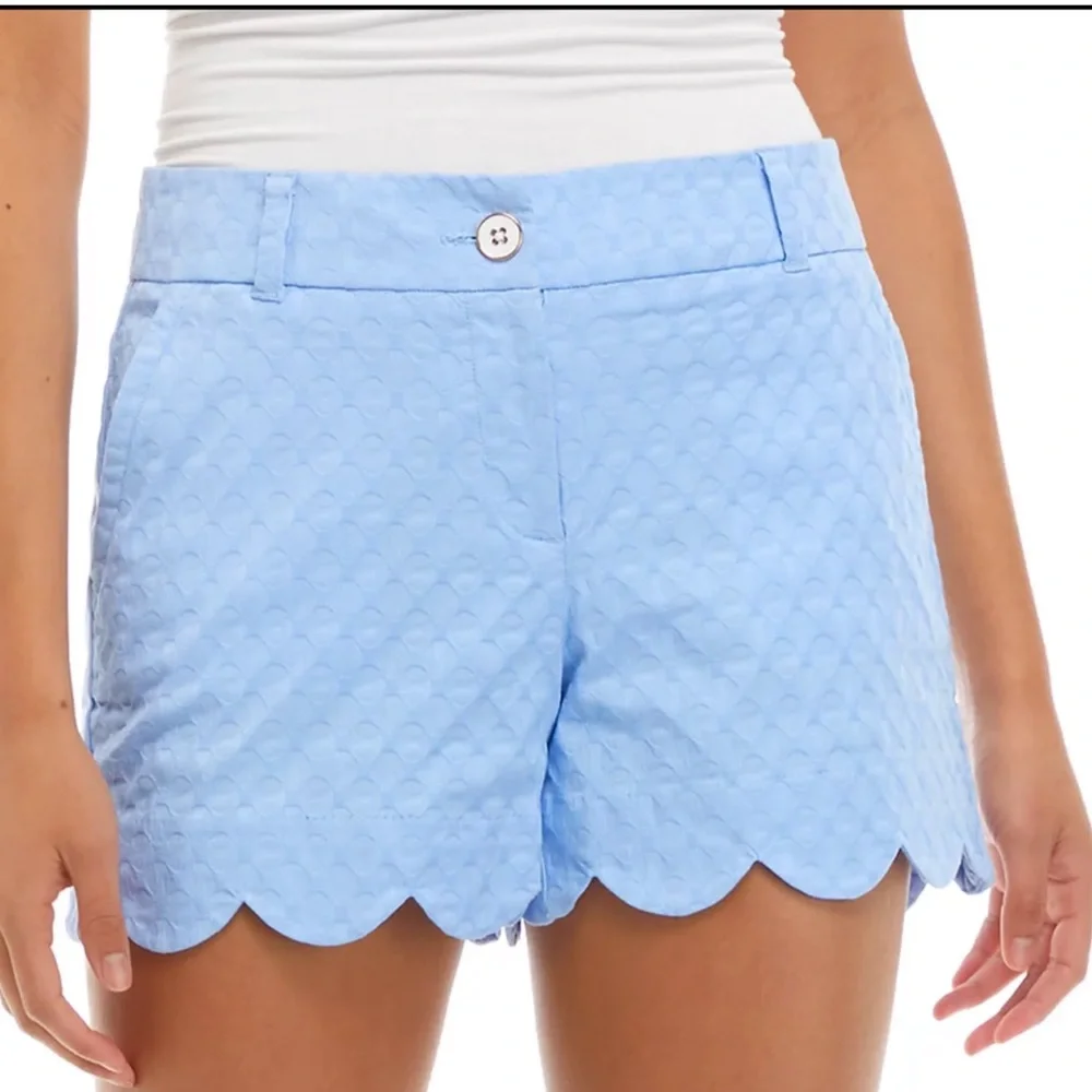 Crown and Ivy Shelby Scalloped Shorts in Wonka Periwinkle. Size 12. - Picture 1 of 4